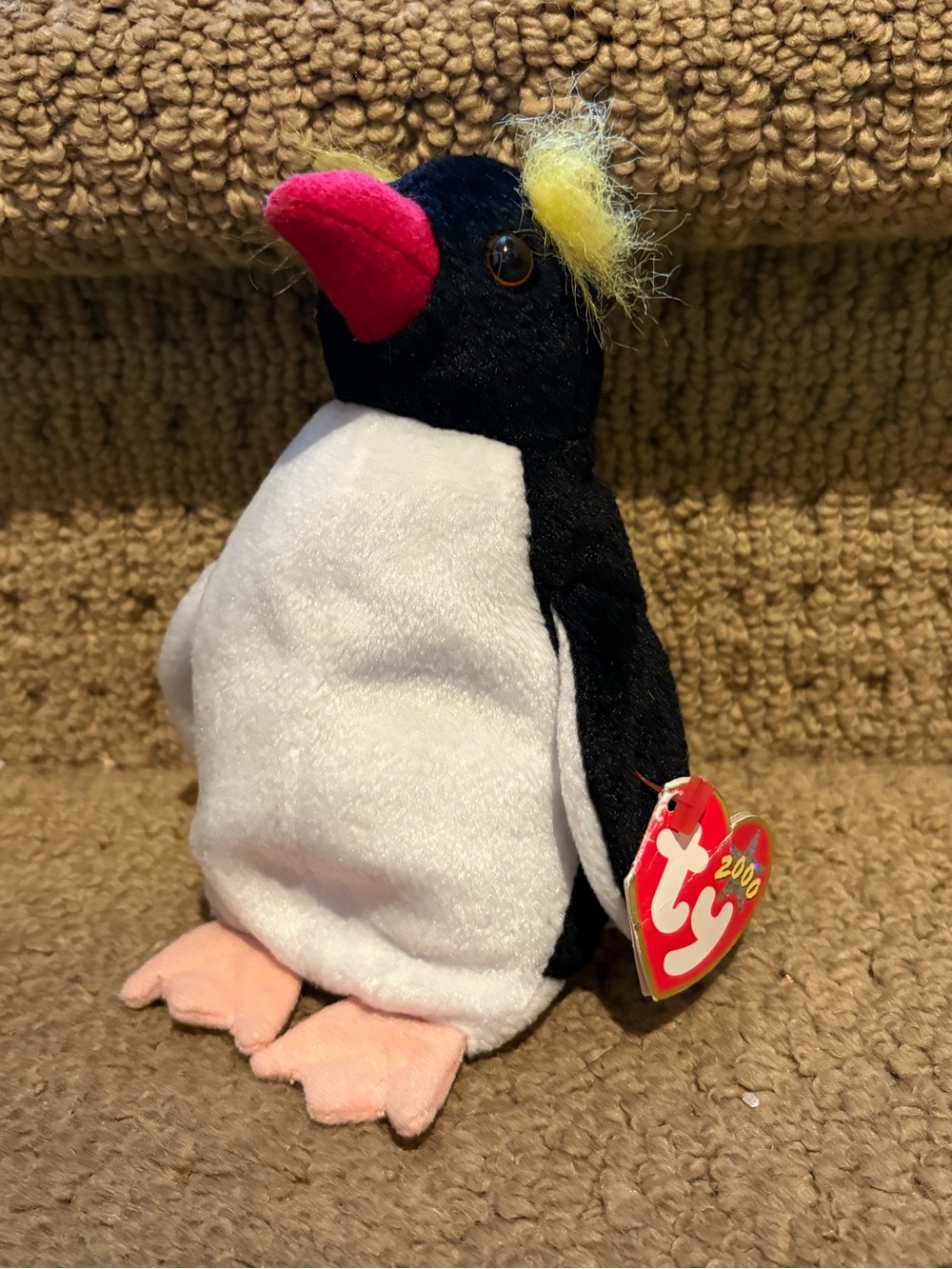 NWT~Vintage TY Frigid the Penguin Plush 2000 Small Toy Collectible 6”